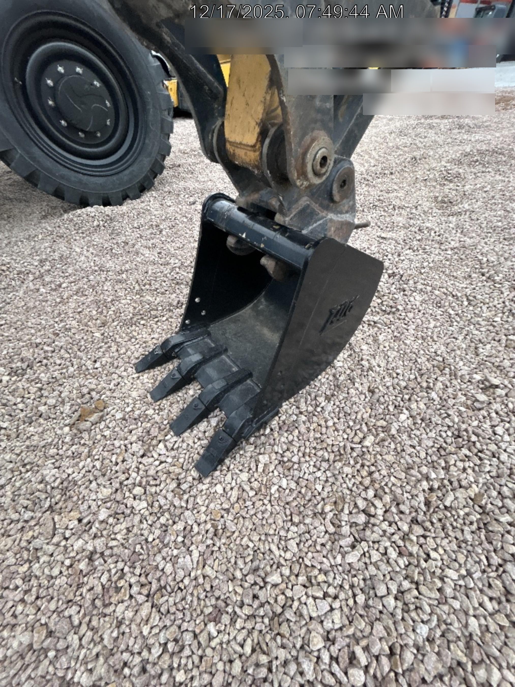 2025 TAKEUCHI 18" HD Bucket - Takeuchi