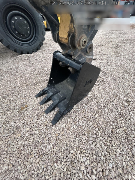 2025 TAKEUCHI 18" HD Bucket - Takeuchi