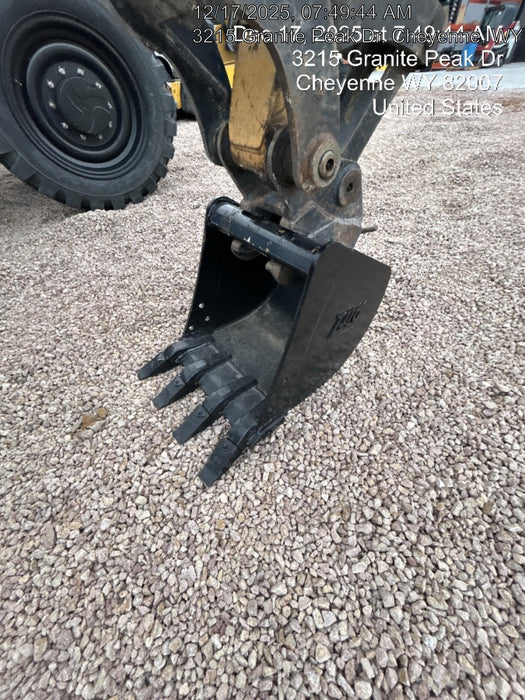 2025 TAKEUCHI 18" HD Bucket - Takeuchi