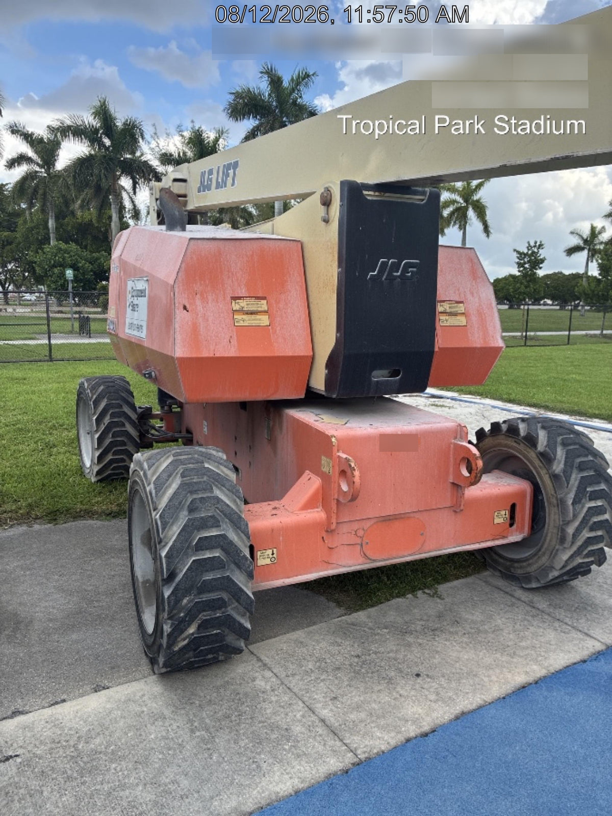 2020 JLG 800AJ
