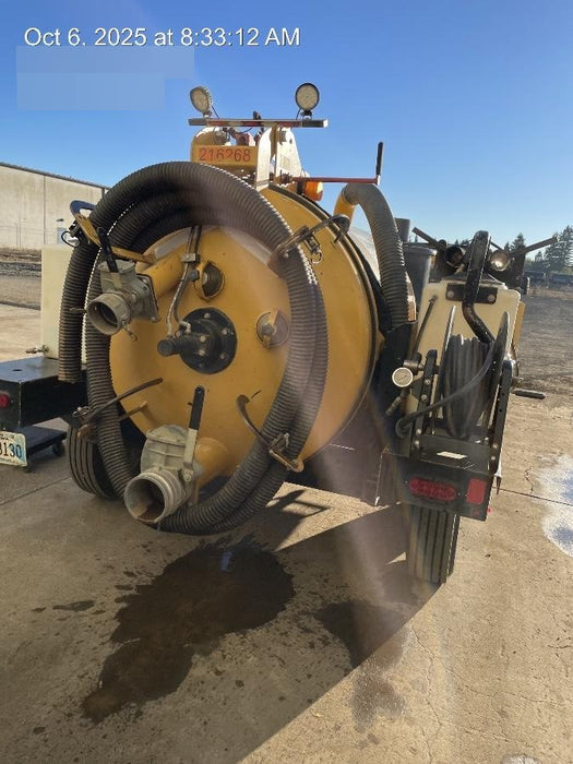 2022 Vac-Tron LP573XDT T4 Koehler Diesel Engine, 500 Gallon Debris Tank, x2 100 Gallon Water Tanks