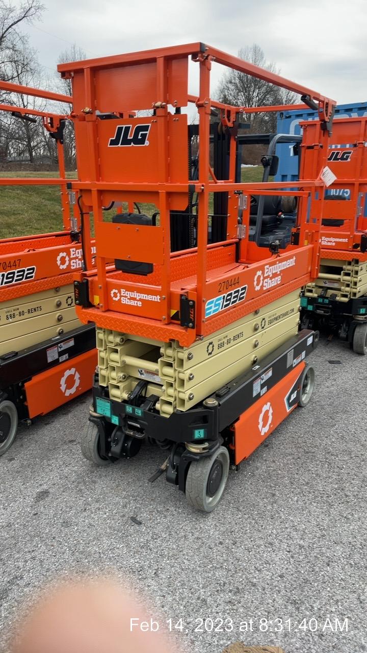2022 JLG ES1932
