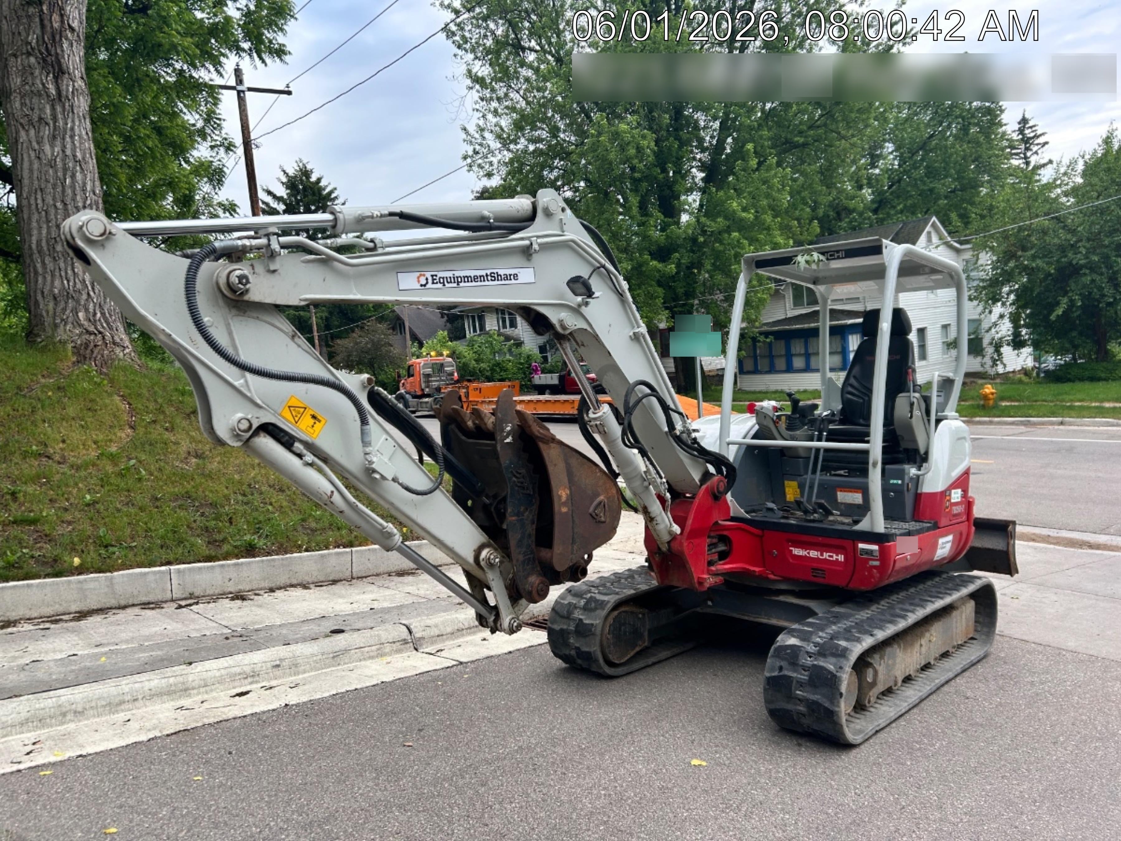 2023 TAKEUCHI TB250-2R