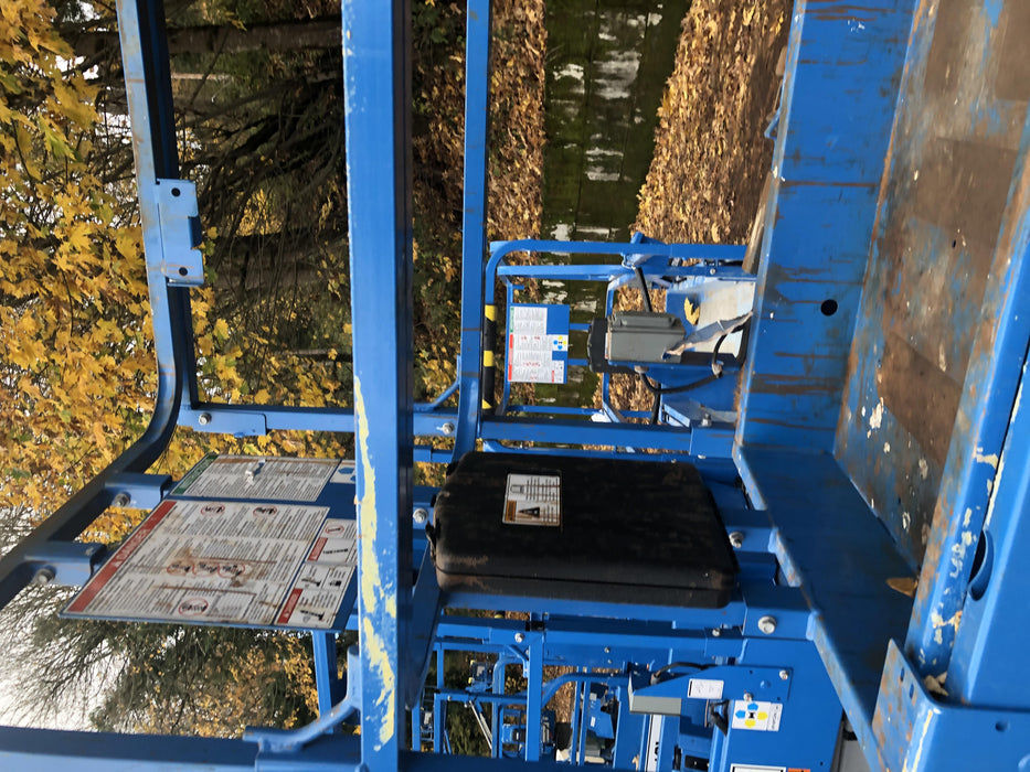 2019 Genie GS-3232 Folding rails with half height swing gate, 800 Amp Inverter