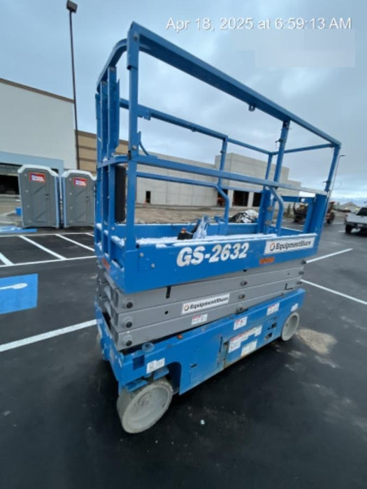 2020 Genie GS-2632 Solid NM Tires, Folding Rails with Half-Height Swing Gate, Beacon