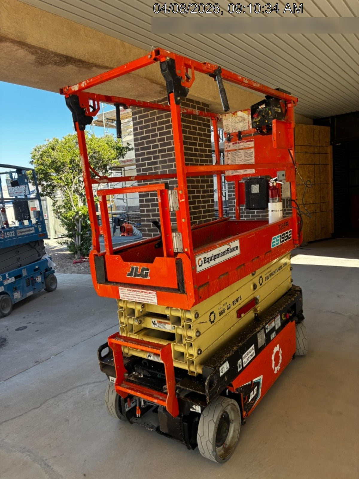2023 JLG ES1932
