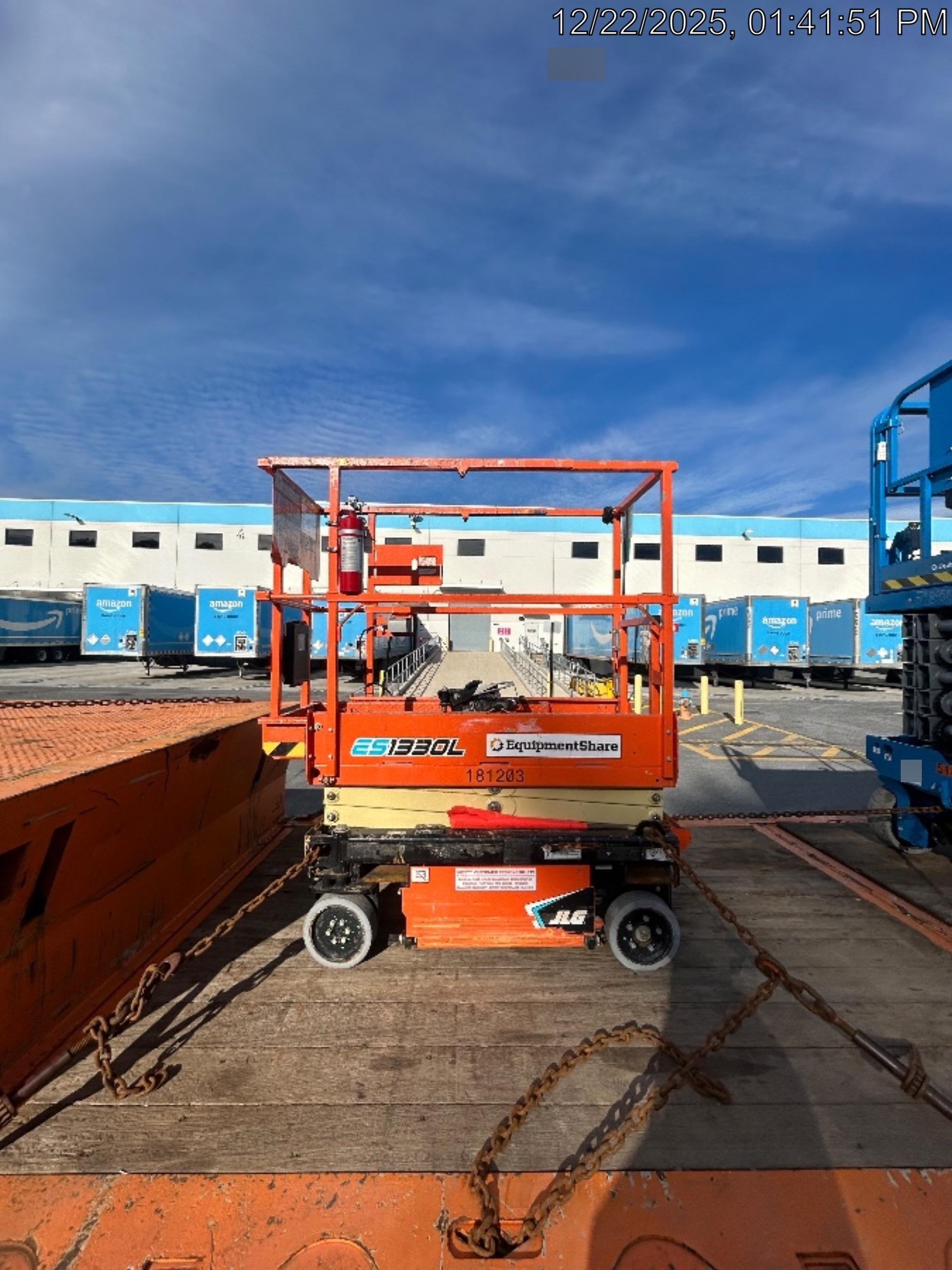 2021 JLG ES1330L