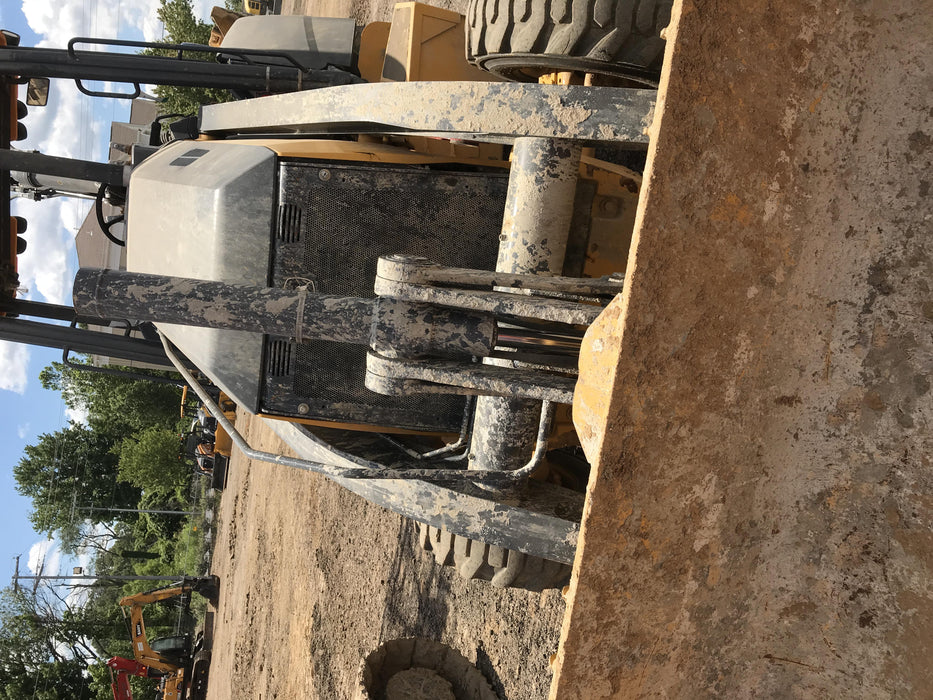 2019 John Deere 310LEP 4wd, Canopy, Standard dipper, ISO, Rear Auxiliary Hydraulics, Manual QC, 12”, 18”, and 24” buckets