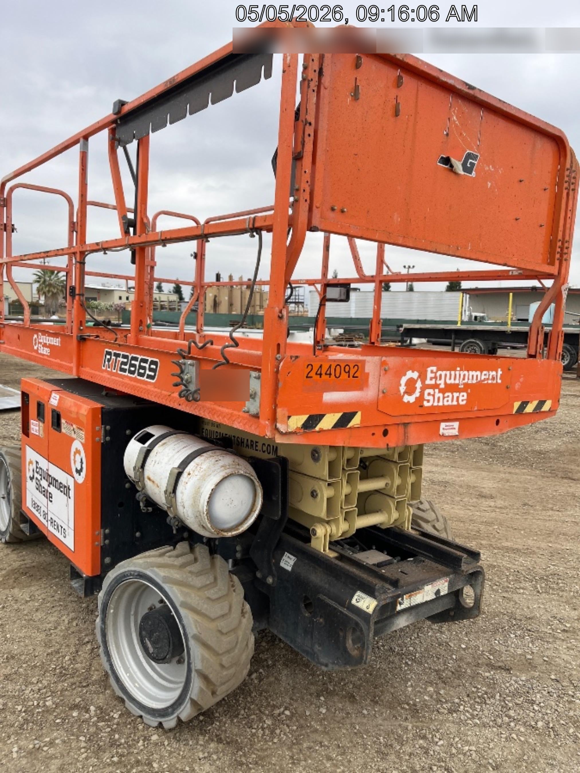 2022 JLG RT2669