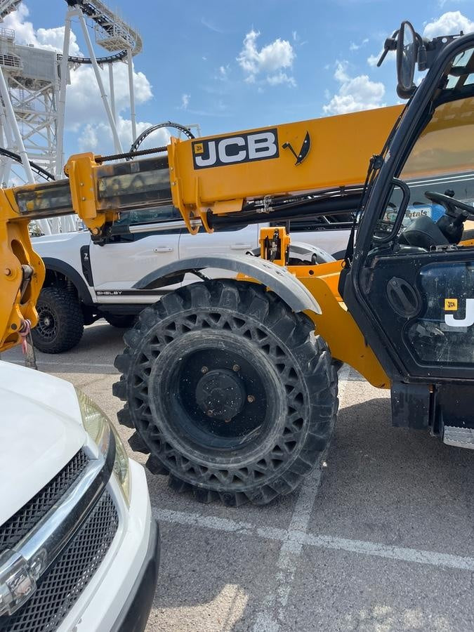 2020 JCB 509-42 Cab/Heat/Air, Solid Tires, Work Lights, Beacon, Aux Hydraulics, Back up Alarm, Lifting Eye, ES Decals