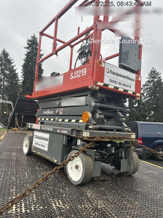 2020 Skyjack SJIII-3219 Solid NM Tires, Half height spring hinged entry gate, Dual Beacons, 800W Inverter