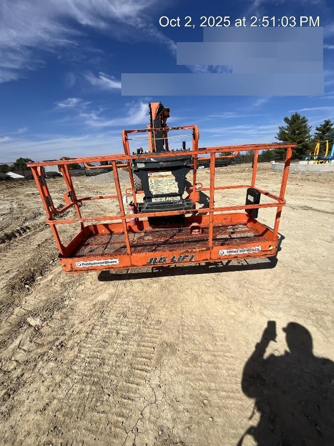 2021 JLG 860SJ