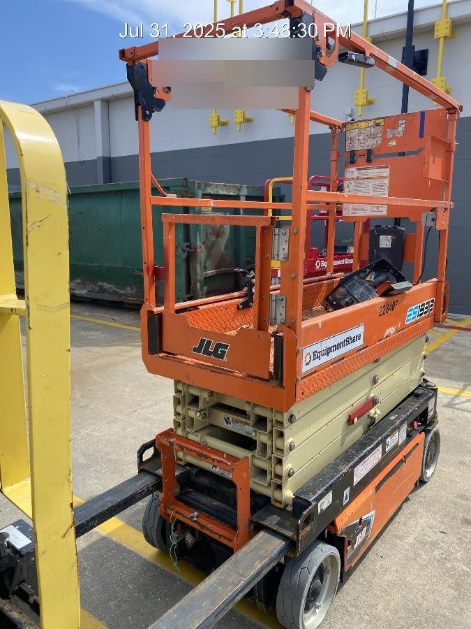 2022 JLG ES1932
