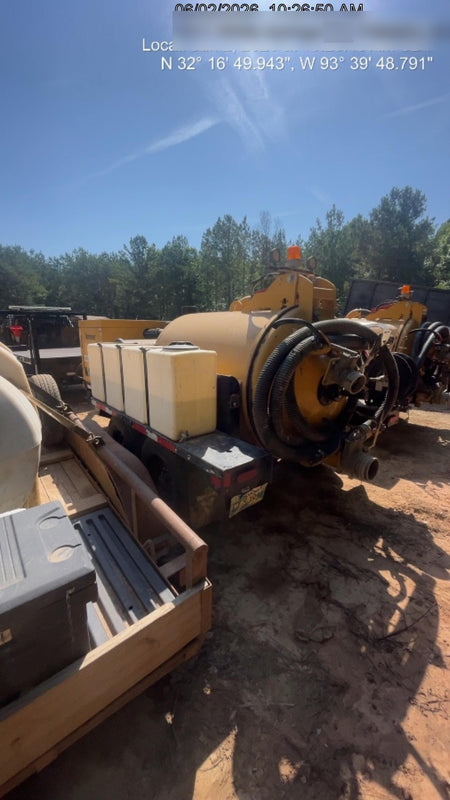 2021 Vac-Tron LP573XDT T4 Koehler Diesel Engine, 500 Gallon Debris Tank, x2 100 Gallon Water Tanks