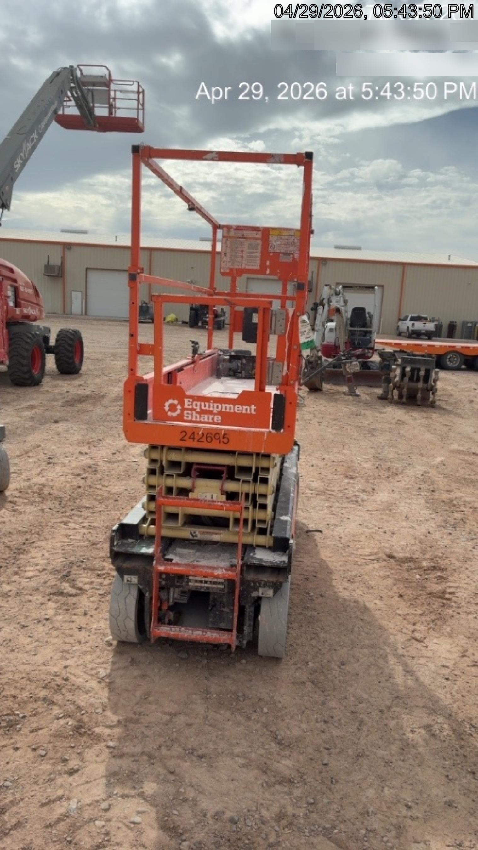 2022 JLG ES2632