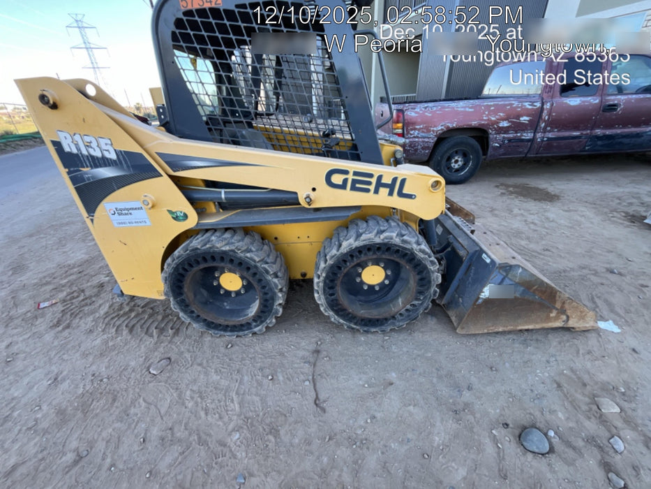 2016 GEHL R135
