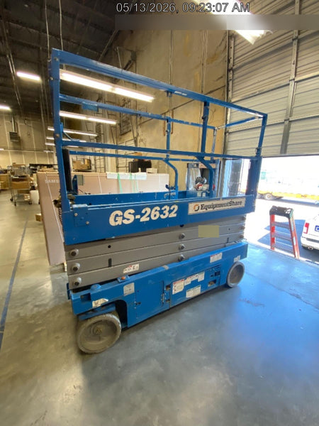 2019 Genie GS-2632 Folding rails with half height swing gate