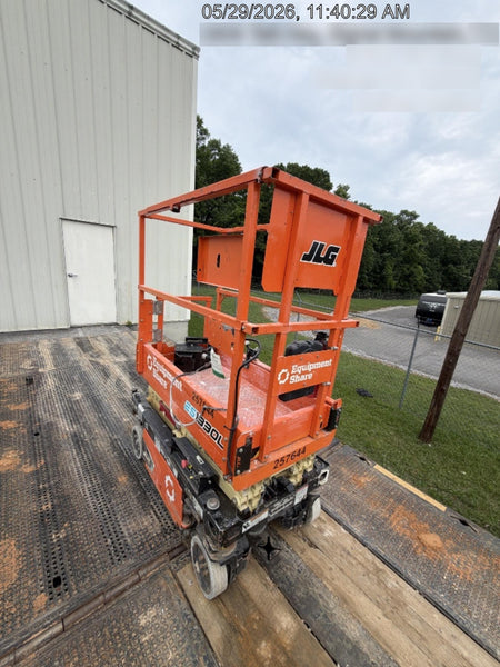 2022 JLG ES1330L
