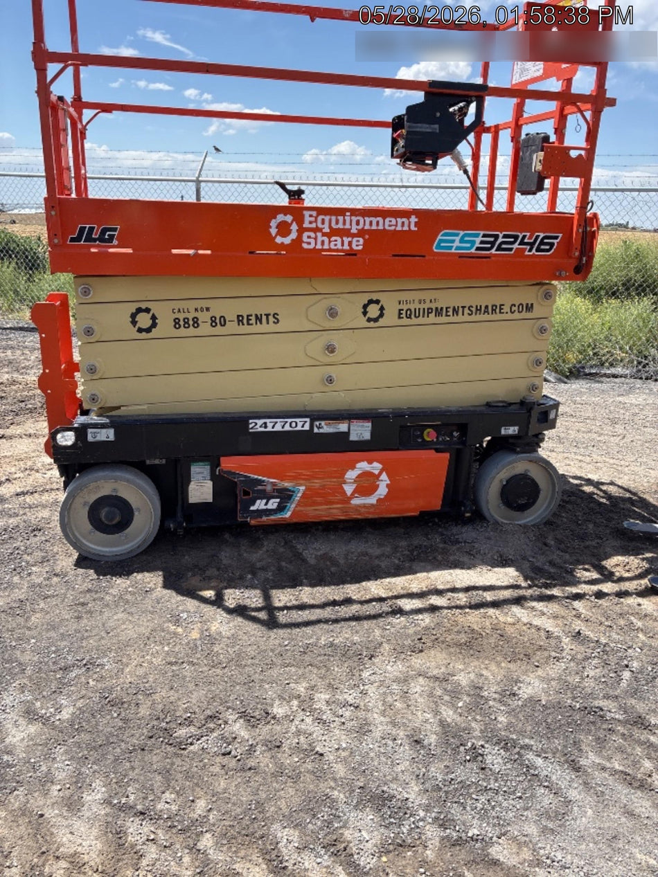 2022 JLG ES3246
