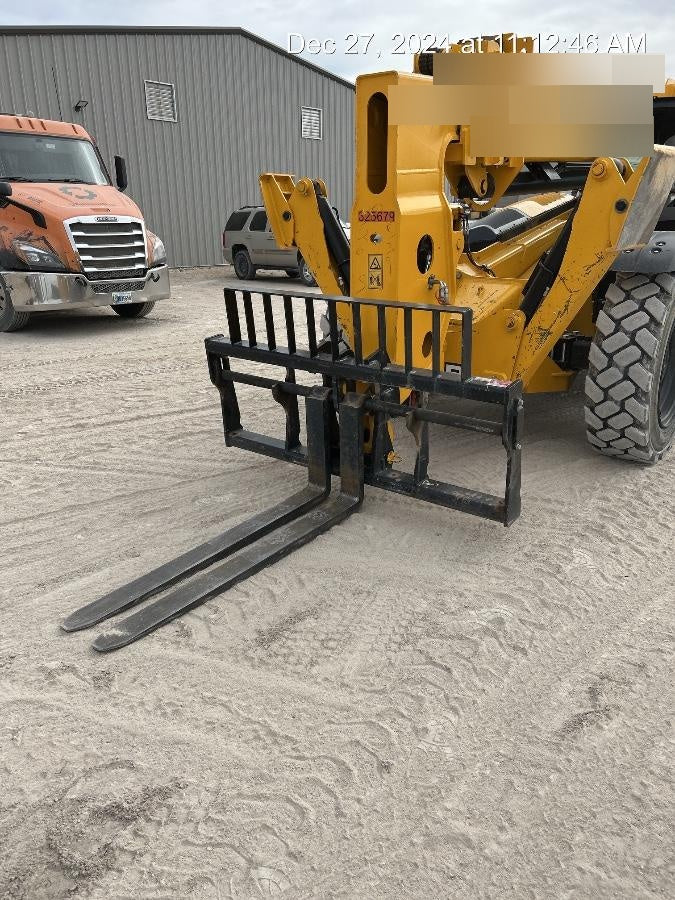 2023 JCB 510-56