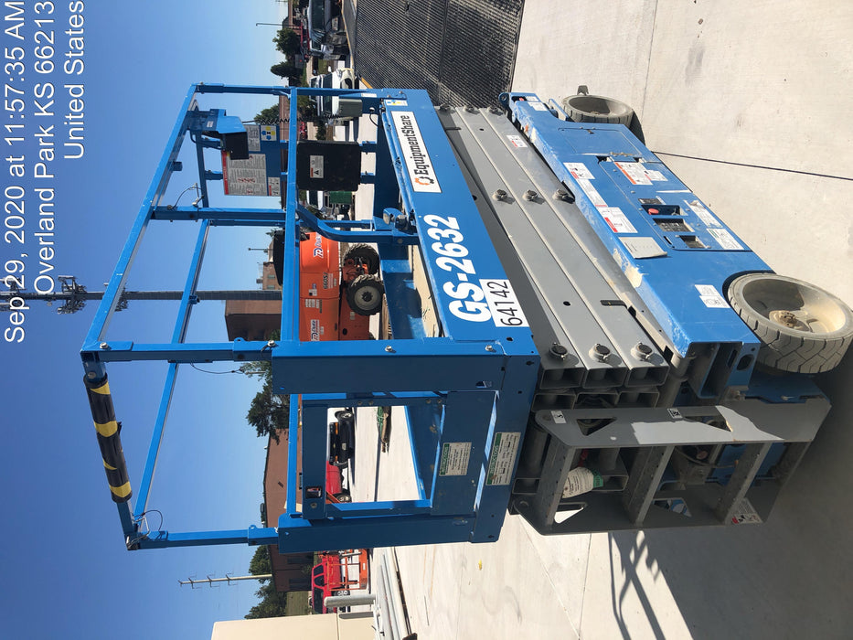 2020 Genie GS-2632 Standard, Folding half height swing gate