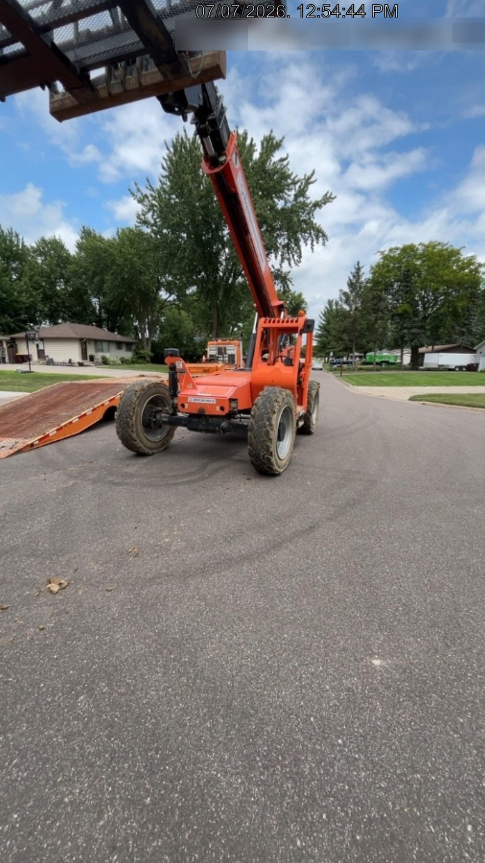 2020 Skytrak 8042 74 Hp, FF Tires, Work Lights, Beacon, Aux Hydraulics, Back up Alarm, Lifting Eye, ES Decals