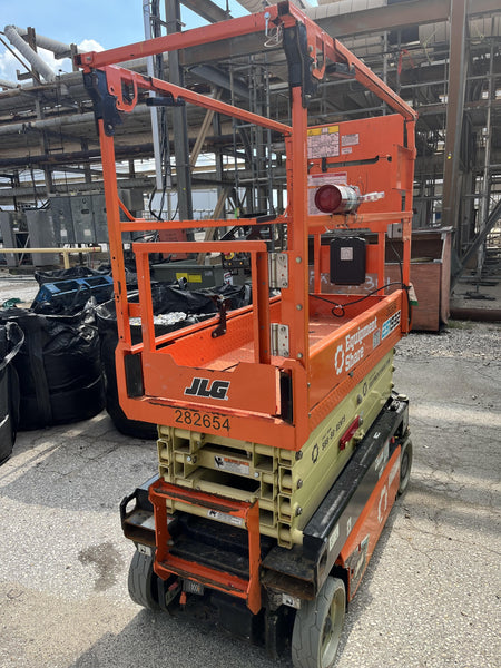 2022 JLG ES1932