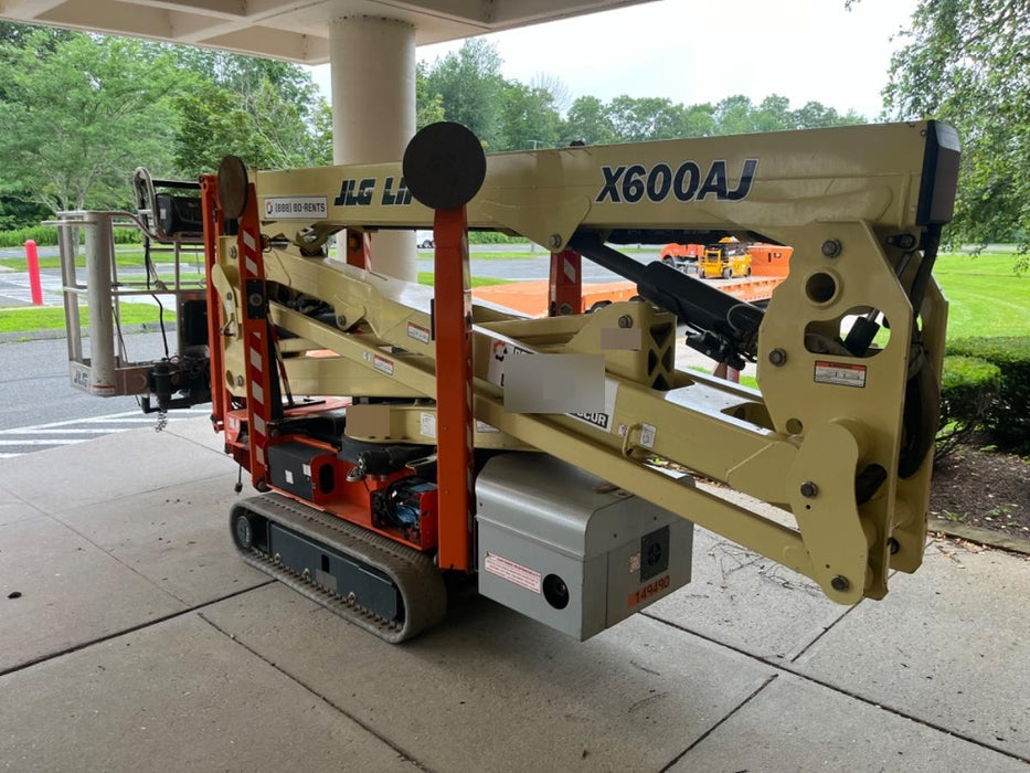 2021 JLG X600AJ