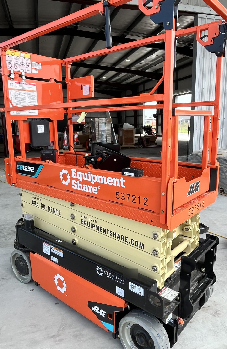 2025 JLG ES1932