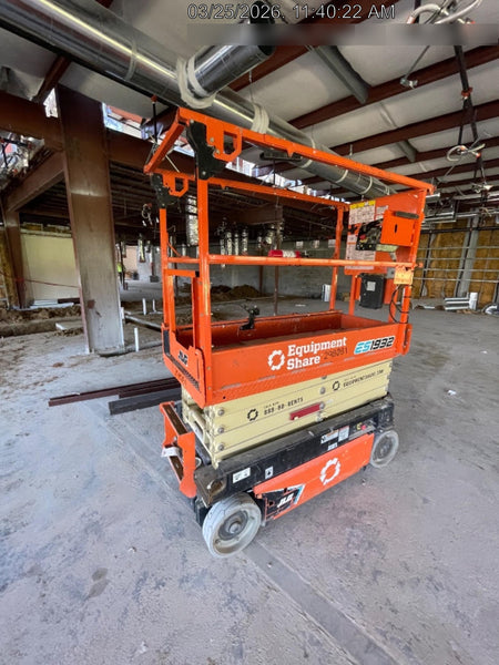2023 JLG ES1932