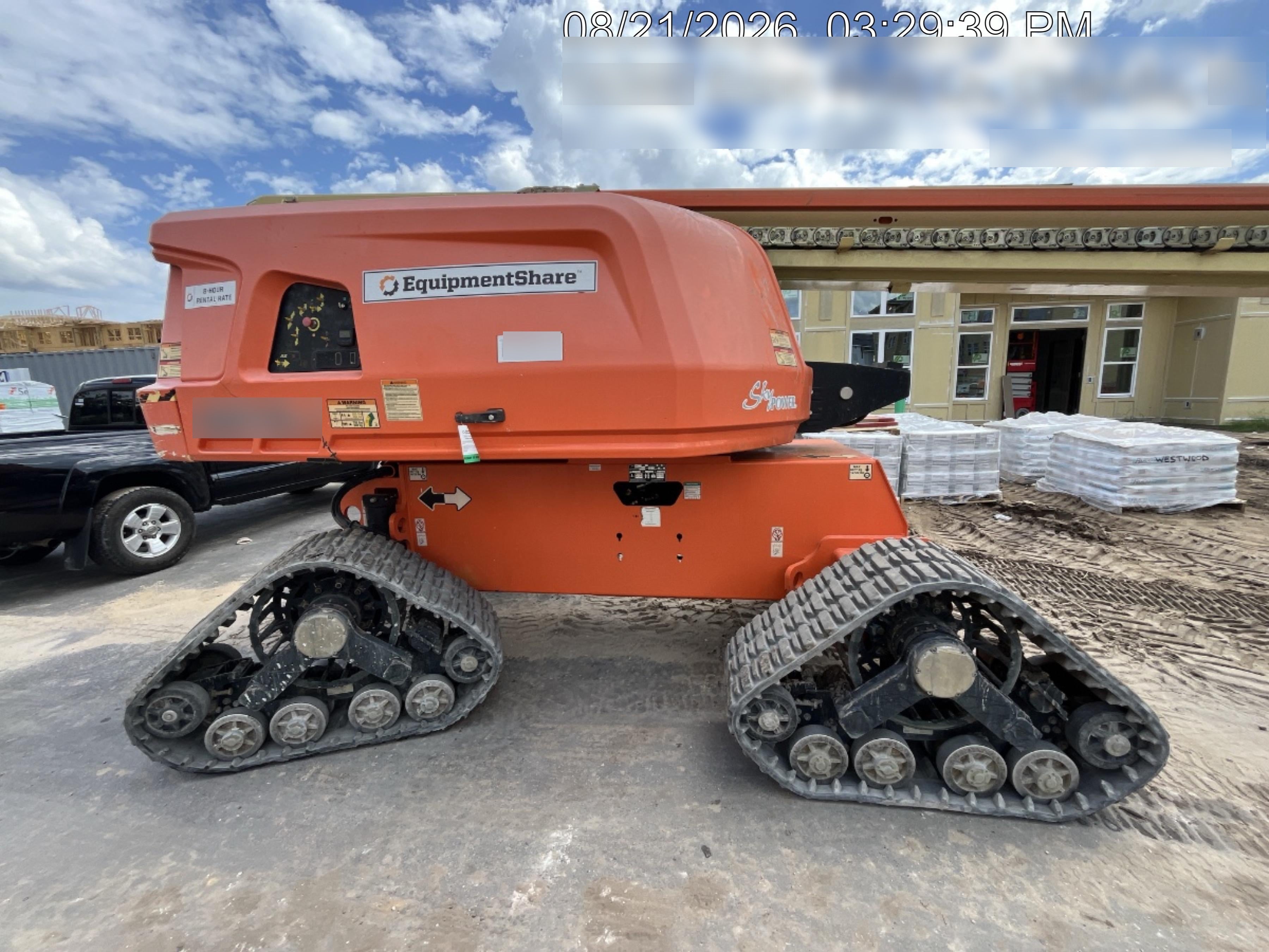 2021 JLG 660SJ Quad Track