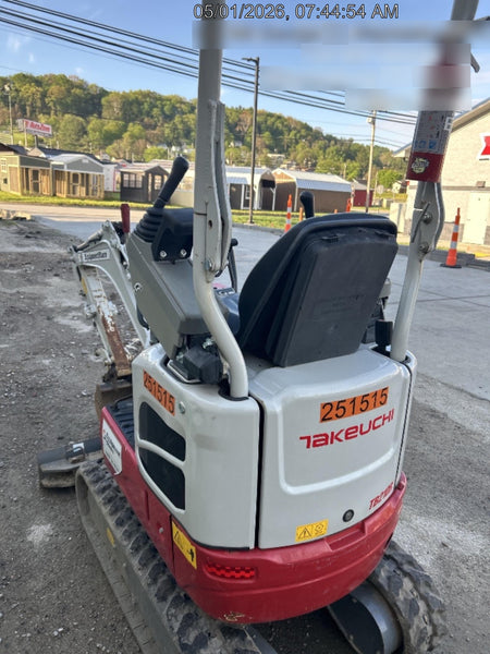 2022 TAKEUCHI TB210R