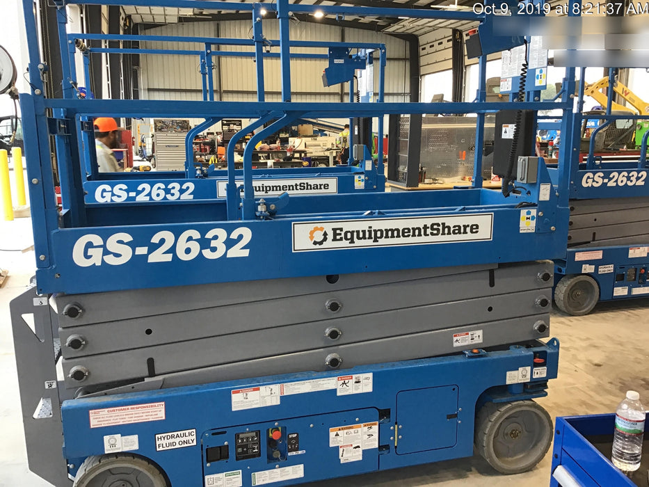 2019 Genie GS-2632 Folding rails with half height swing gate