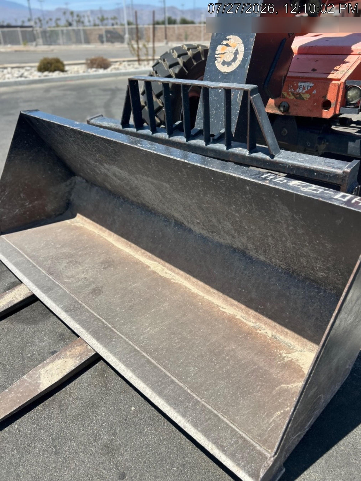 2025 JLG 1001100823