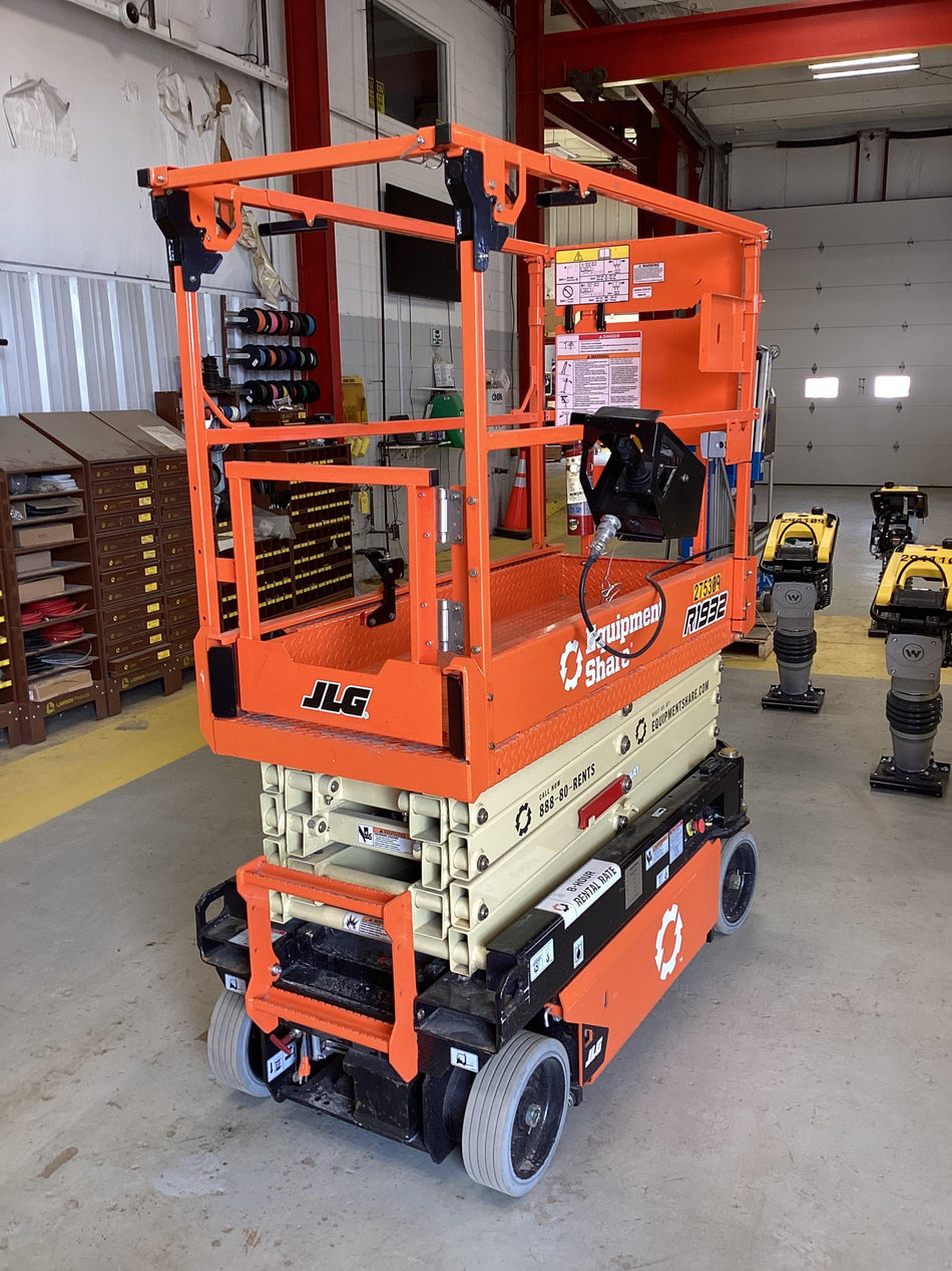 2022 JLG R1932