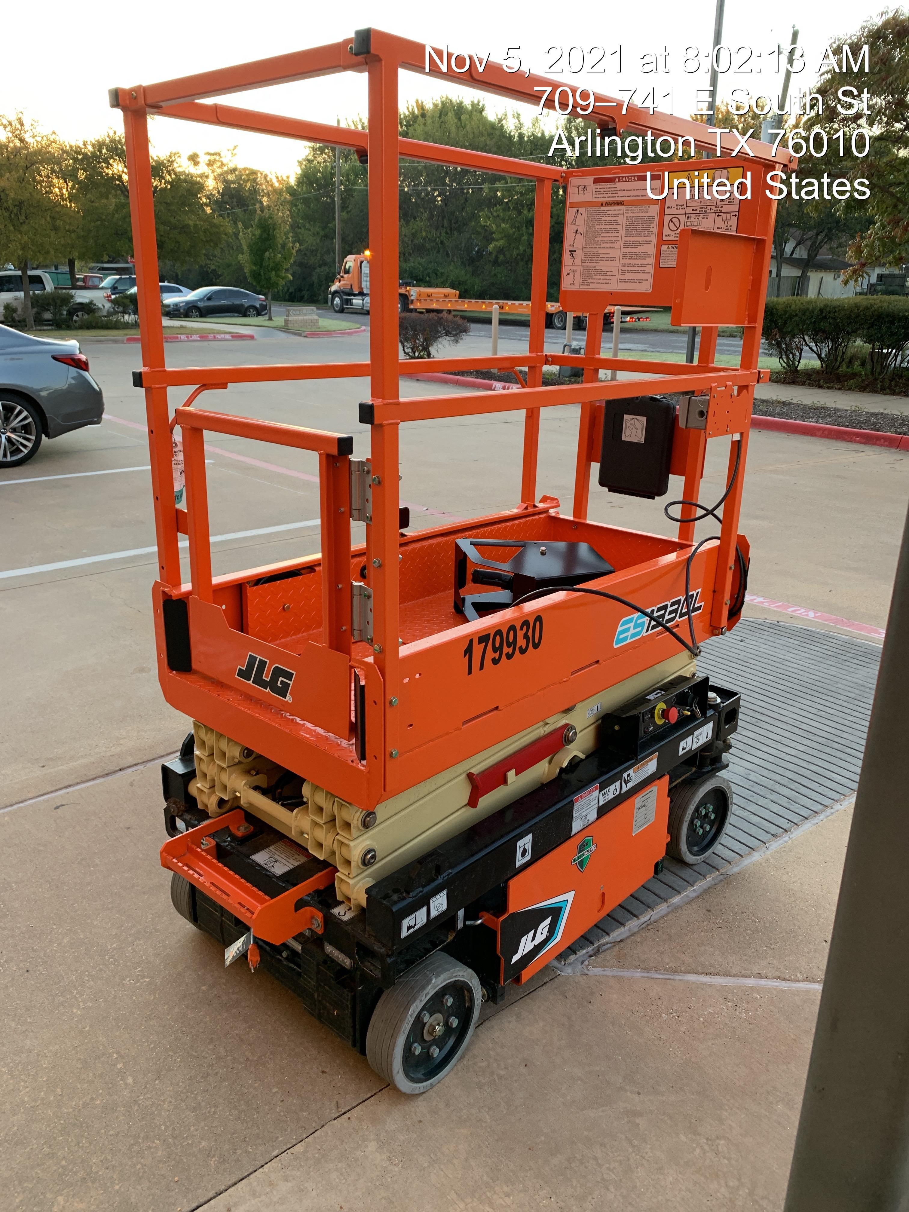 2021 JLG ES1330L