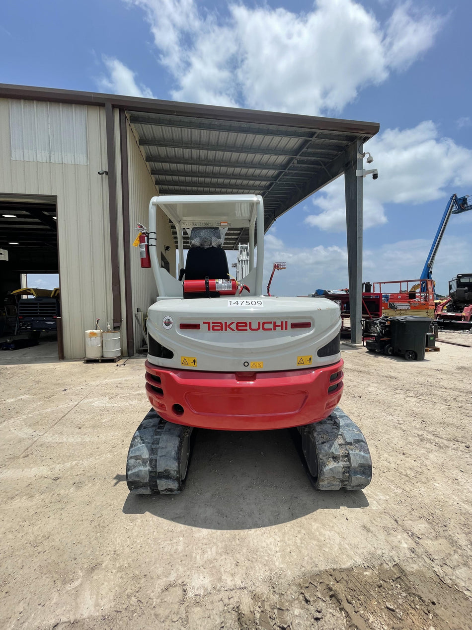 2021 TAKEUCHI TB250-2