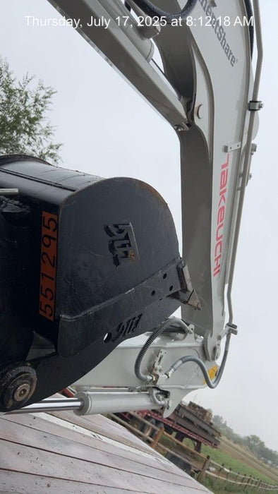 2025 TAKEUCHI 18" HD Bucket - Takeuchi