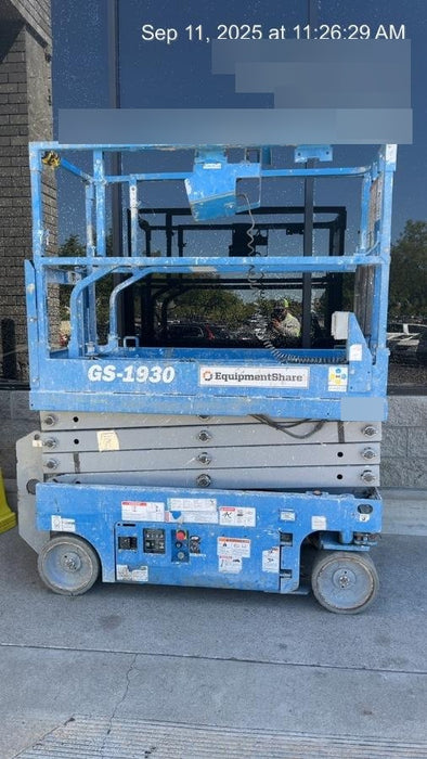 2020 Genie GS-1930 Solid Non Marking Tires, Beacon, Folding rails with half height swing gate, 800W Inverter