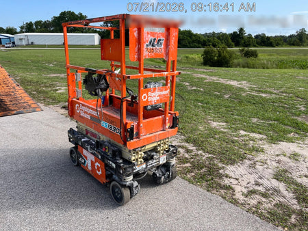 2022 JLG ES1330L