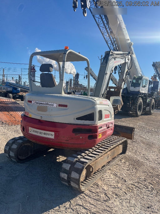 2019 Takeuchi TB260 Canopy, Standard Blade, Auxiliary hydraulics w/Manual QC, Hydraulic thumb, 12" ,18", 24" Bucket