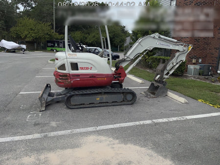 2022 TAKEUCHI TB235-2R