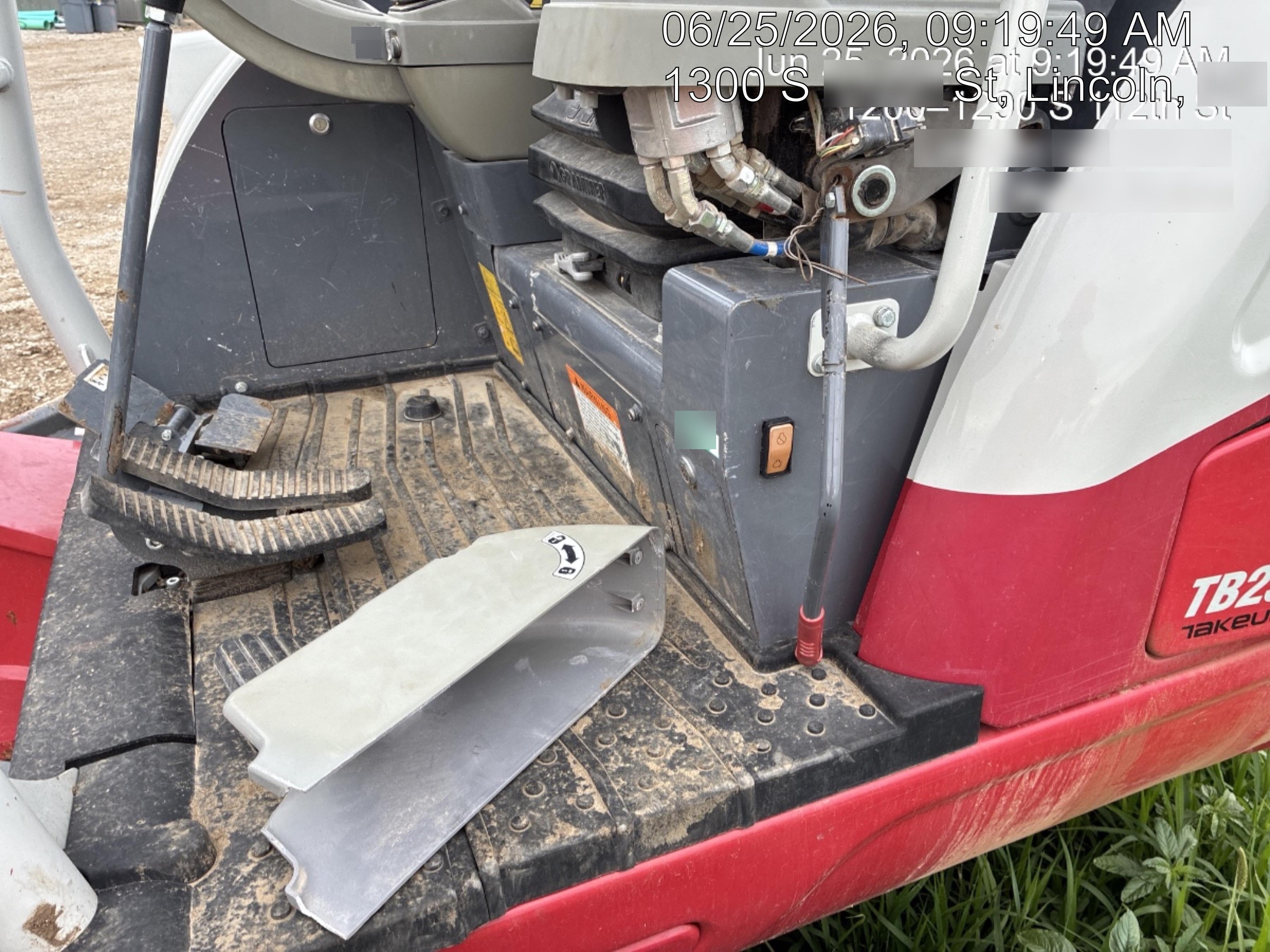 2022 TAKEUCHI TB250-2R
