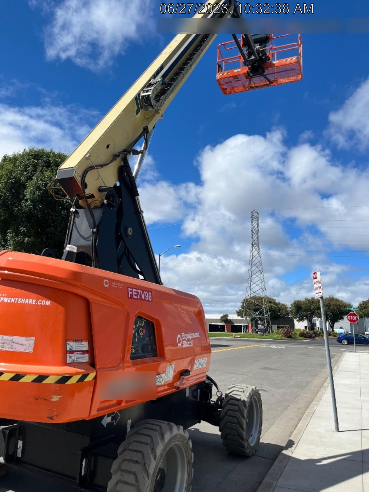 2025 JLG 660SJ