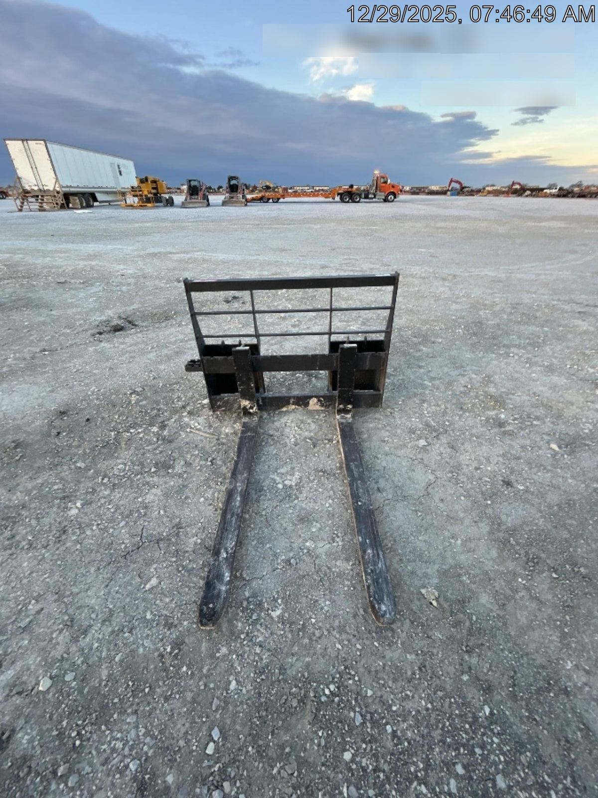 2025 ARROW MATERIAL HANDLING 48" Pallet Forks - Arrow