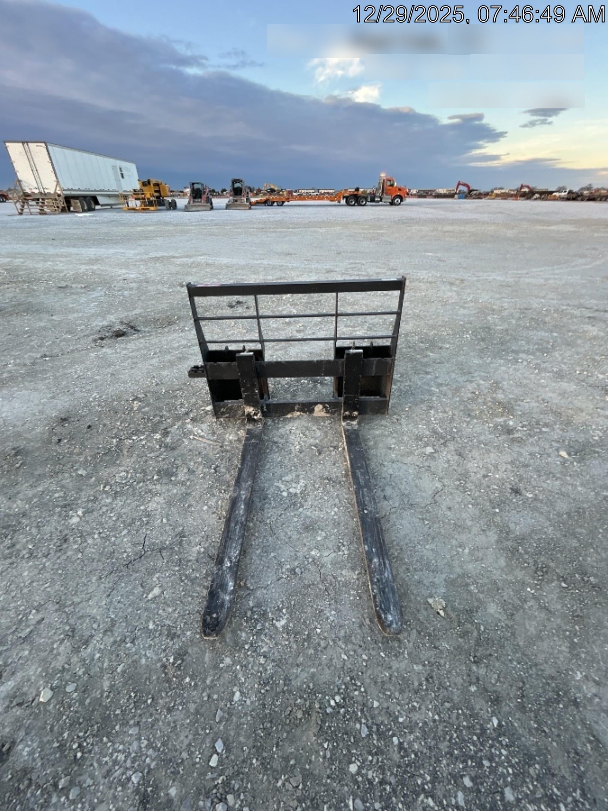 2025 ARROW MATERIAL HANDLING 48" Pallet Forks - Arrow