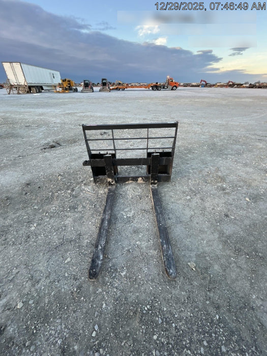 2025 ARROW MATERIAL HANDLING 48" Pallet Forks - Arrow