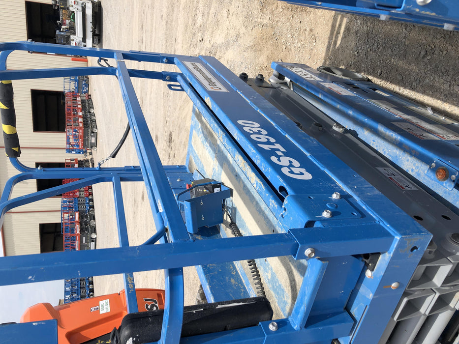 2019 Genie GS-1930 Fixed rails with chain Entry