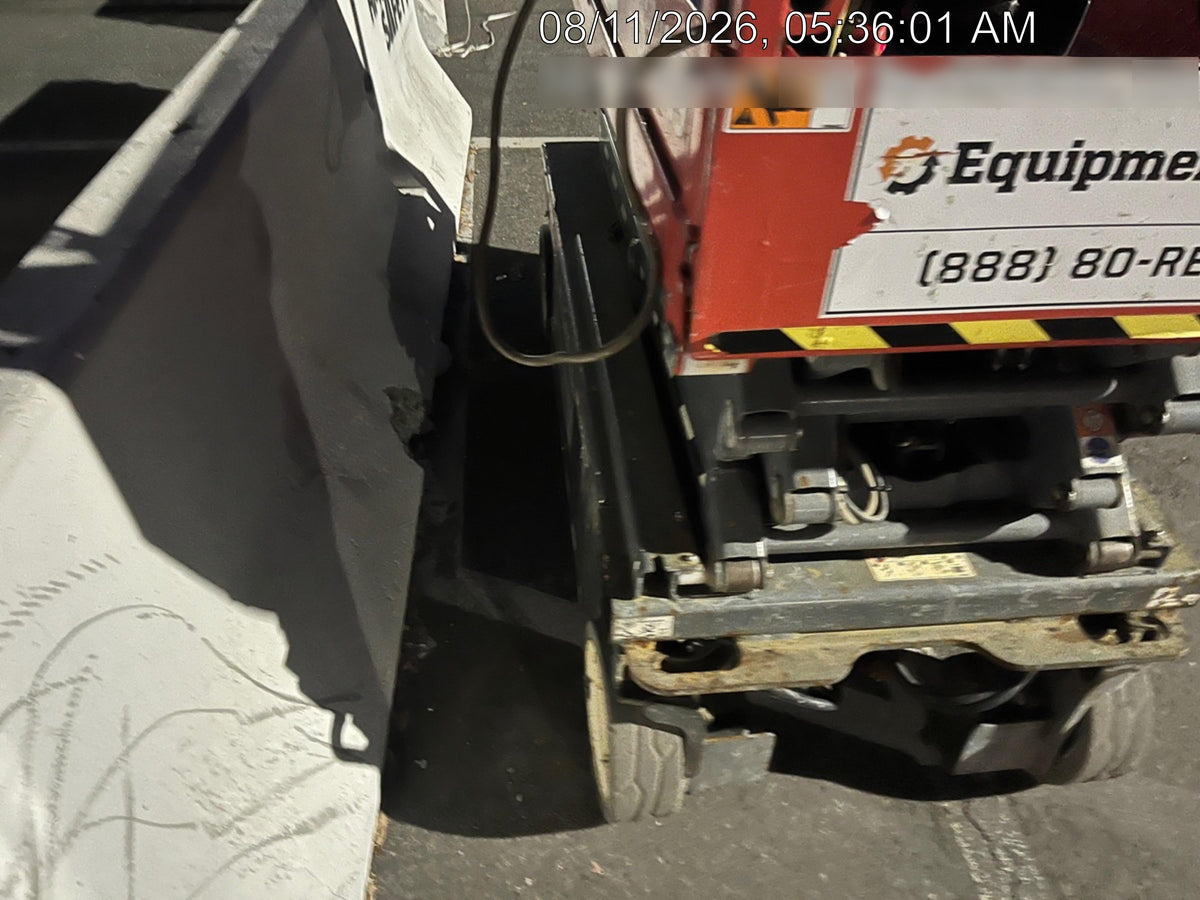 2020 Skyjack SJIII-3219 Solid NM Tires, Half height spring hinged entry gate, Dual Beacons, 800W Inverter