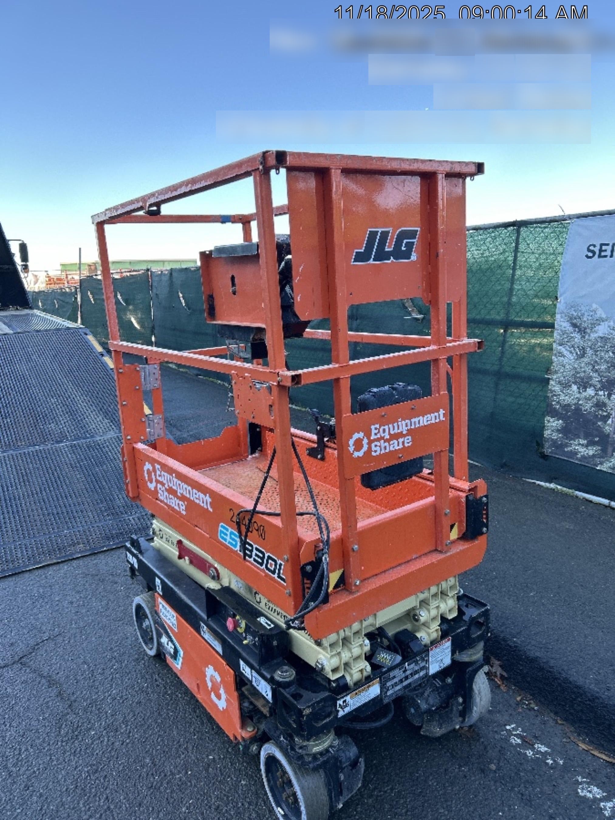 2022 JLG ES1330L